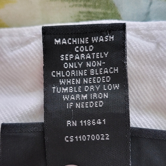 ๐ต 2 FOR $40 ๐ต LANE BRYANT WHITE DENIM SHORTS - Picture 8 of 10